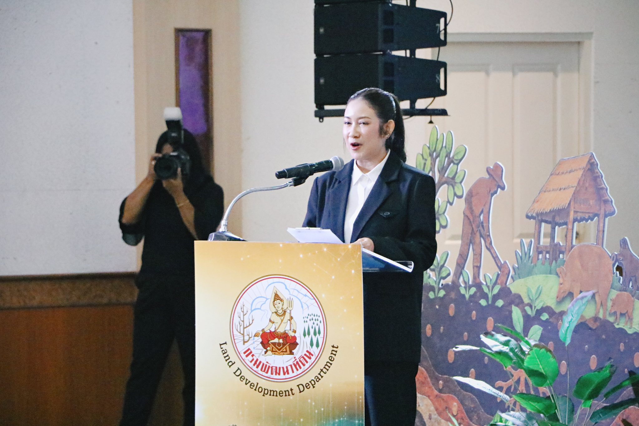 title - ส.ป.ก. ร่วมเป็นเกียรติและแสดงความยินดีในวันสถาปนาครบรอบ กรมพัฒนาที่ดิน “63 ปี จากดินดี สู่อนาคตไทย“